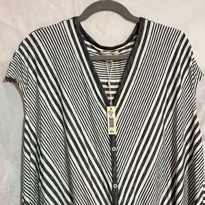 Max Studio Gray/White Striped Top, Size 2X, NWT, MAKE AN OFFER!!!